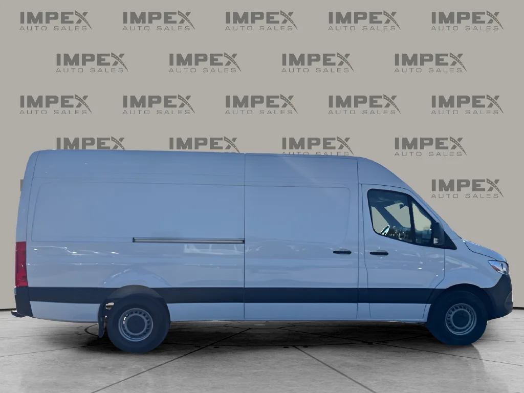 Used 2025 White Mercedes-Benz Cargo 170 WB image 6