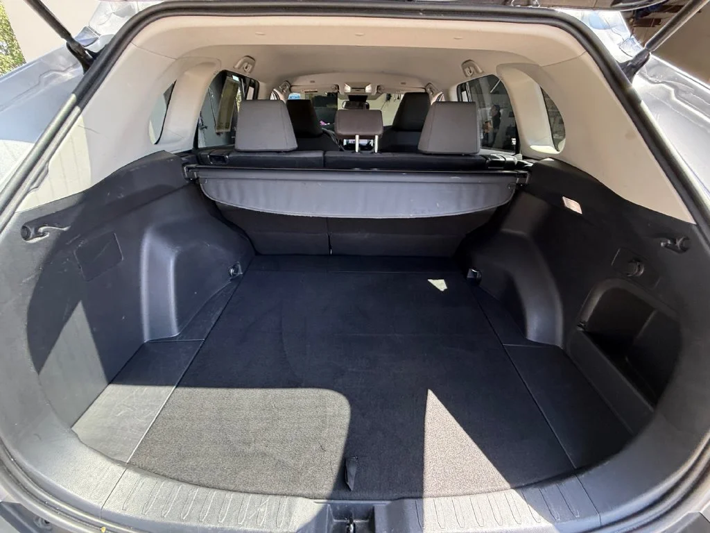Used 2025 Silver Toyota XLE image 19