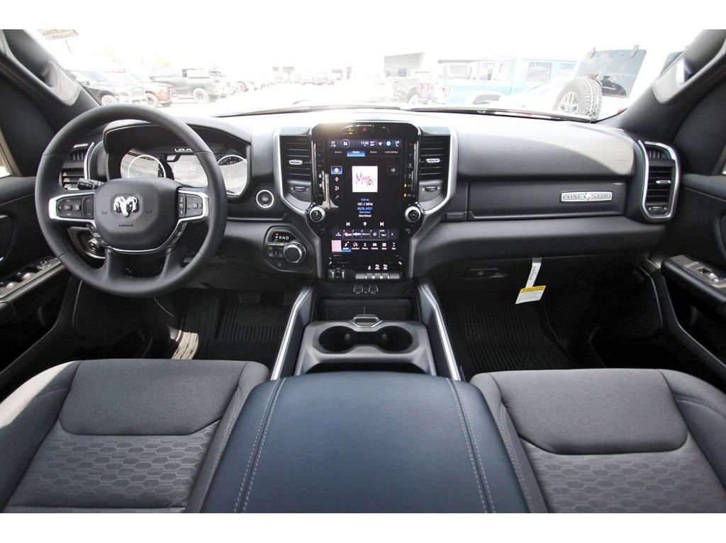 New 2026 Diamond Black Crystal Pearl-Coat Exterior Paint RAM Big Horn/Lone Star image 8