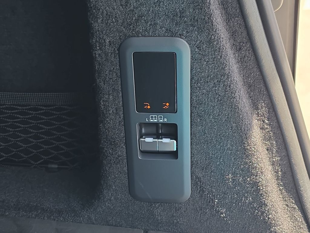 New 2026 Santorini Black LAND ROVER Dynamic SE image 14