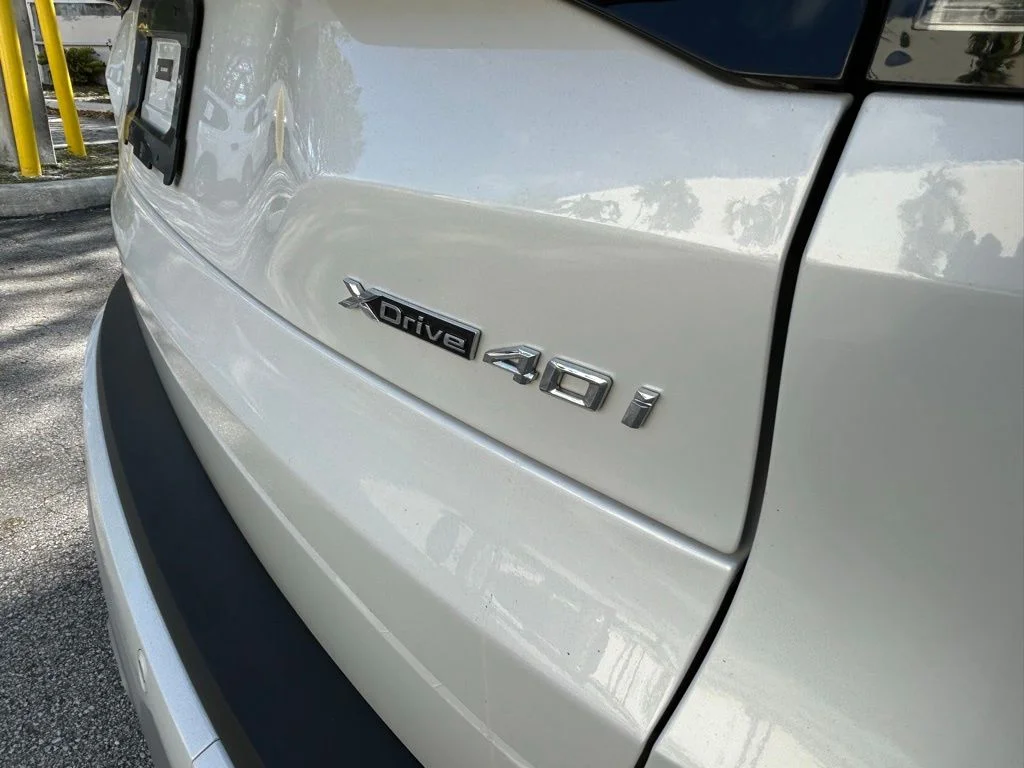 Used 2025 White BMW xDrive40i image 48
