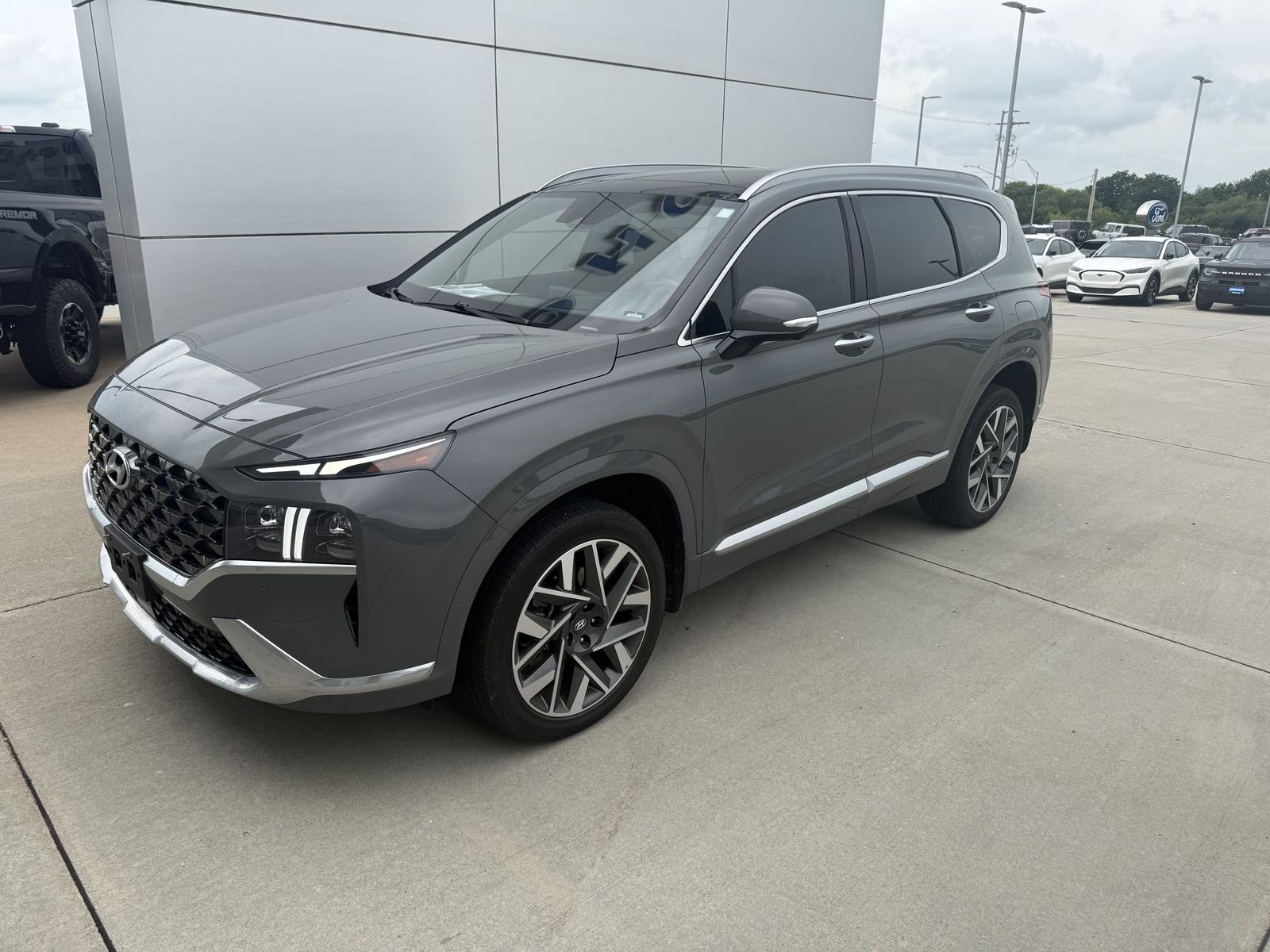 Used 2023 Hampton Gray Hyundai Calligraphy image 1