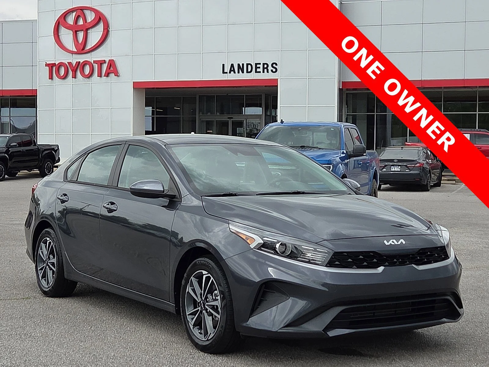 2024 Kia Forte LXS AT's photo