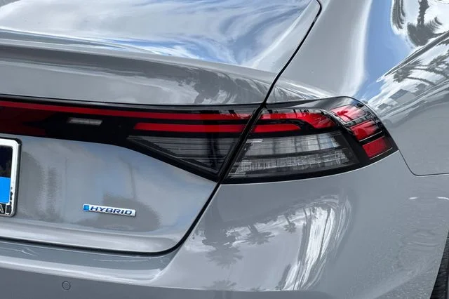 New 2026 Urban Gray Pearl Honda EX-L Hybrid image 30