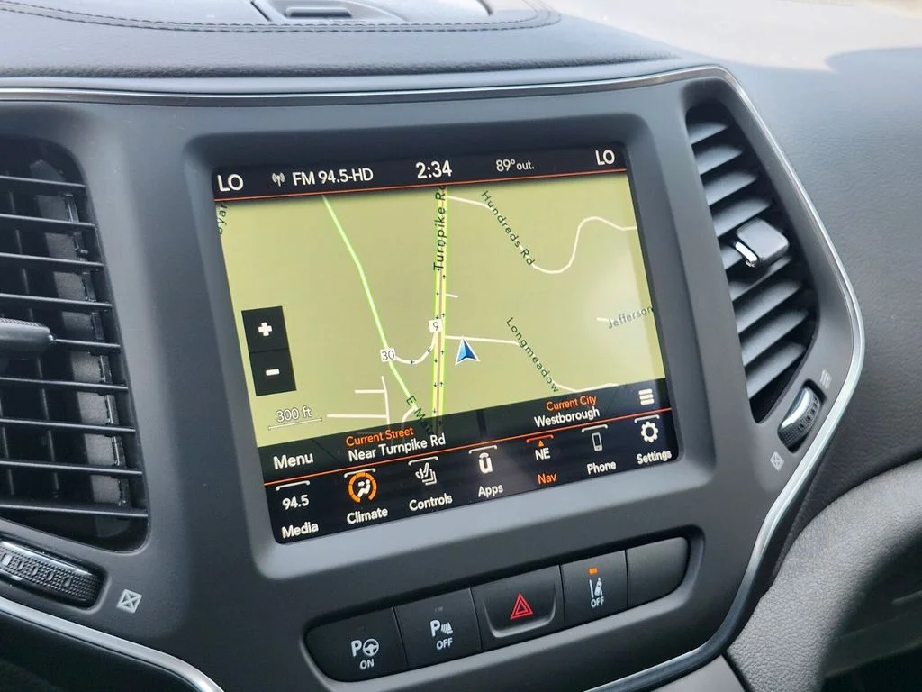 Used 2023 Gray Jeep Altitude image 20