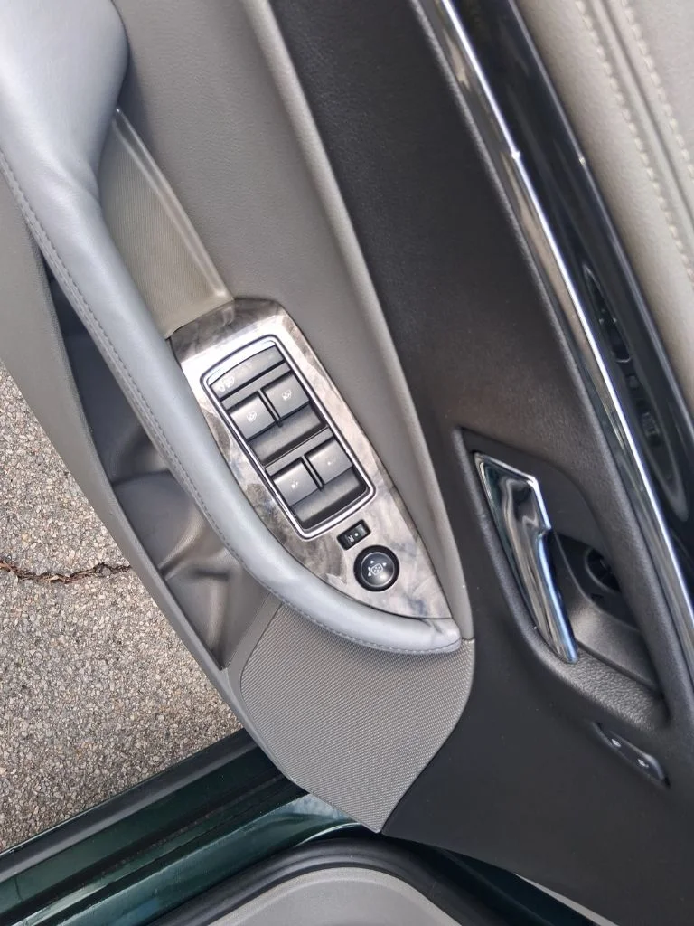 Used 2015 Green Chevrolet LT image 10