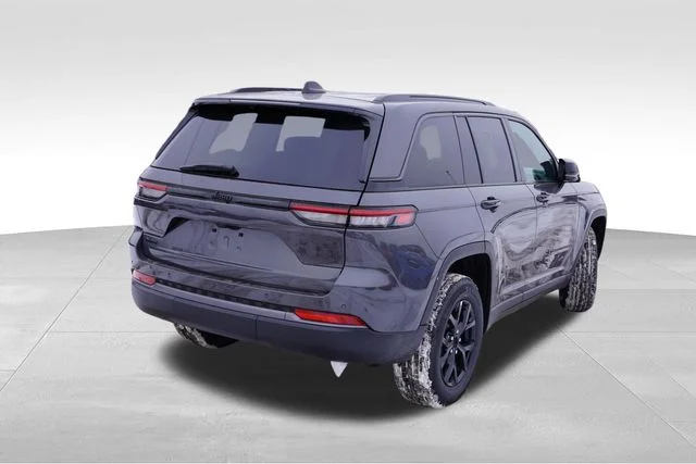 New 2026 Baltic Gray Metallic Clearcoat Jeep Laredo image 3