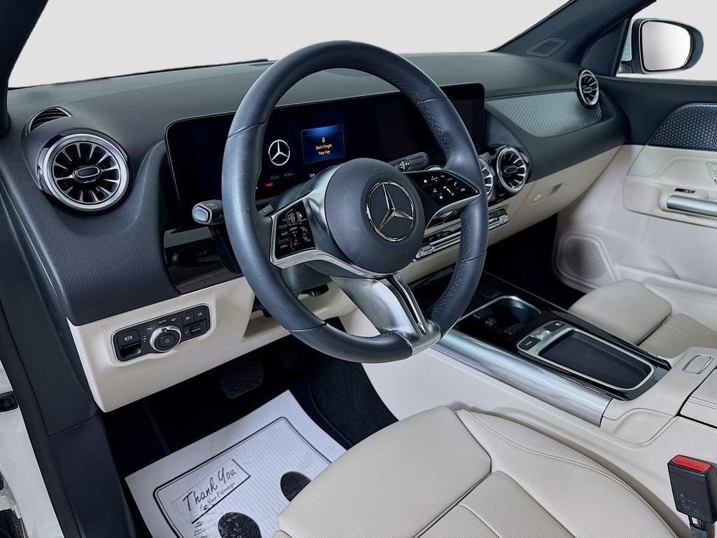 Used 2025 White Mercedes-Benz GLA 250 image 9