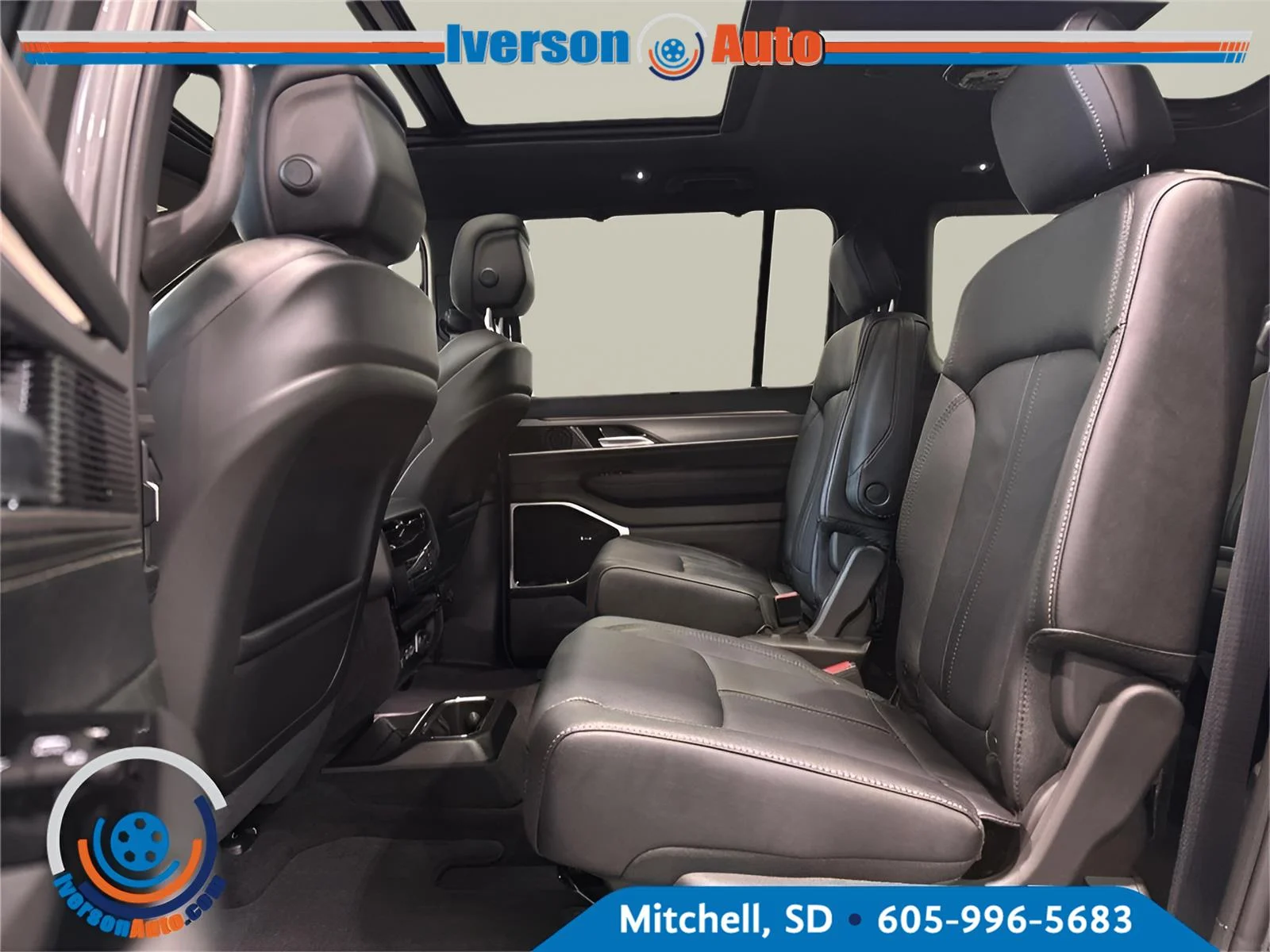 New 2026 Baltic-Gray Metallic Clear-Coat Exterior Paint Jeep Limited Reserve image 28