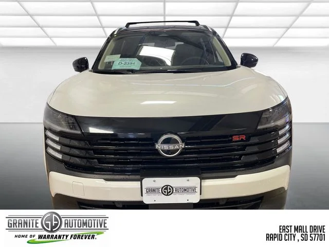 New 2026 Aspen White TriCoat / Super Black Two-tone Nissan SR image 8