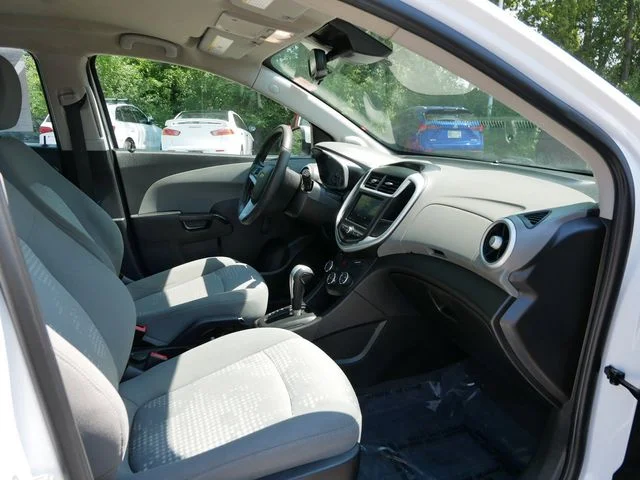 Used 2020 White Chevrolet LT image 8