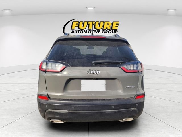 Used 2021 Gray Jeep Latitude Lux image 4