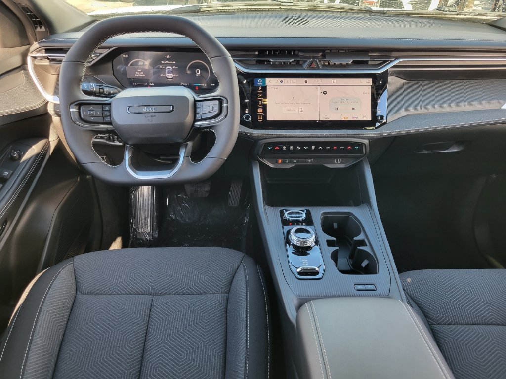 2027 Jeep Cherokee photo 4