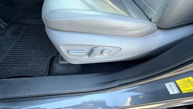 Used 2022 Magnetic Gray Metallic Toyota XLE image 21