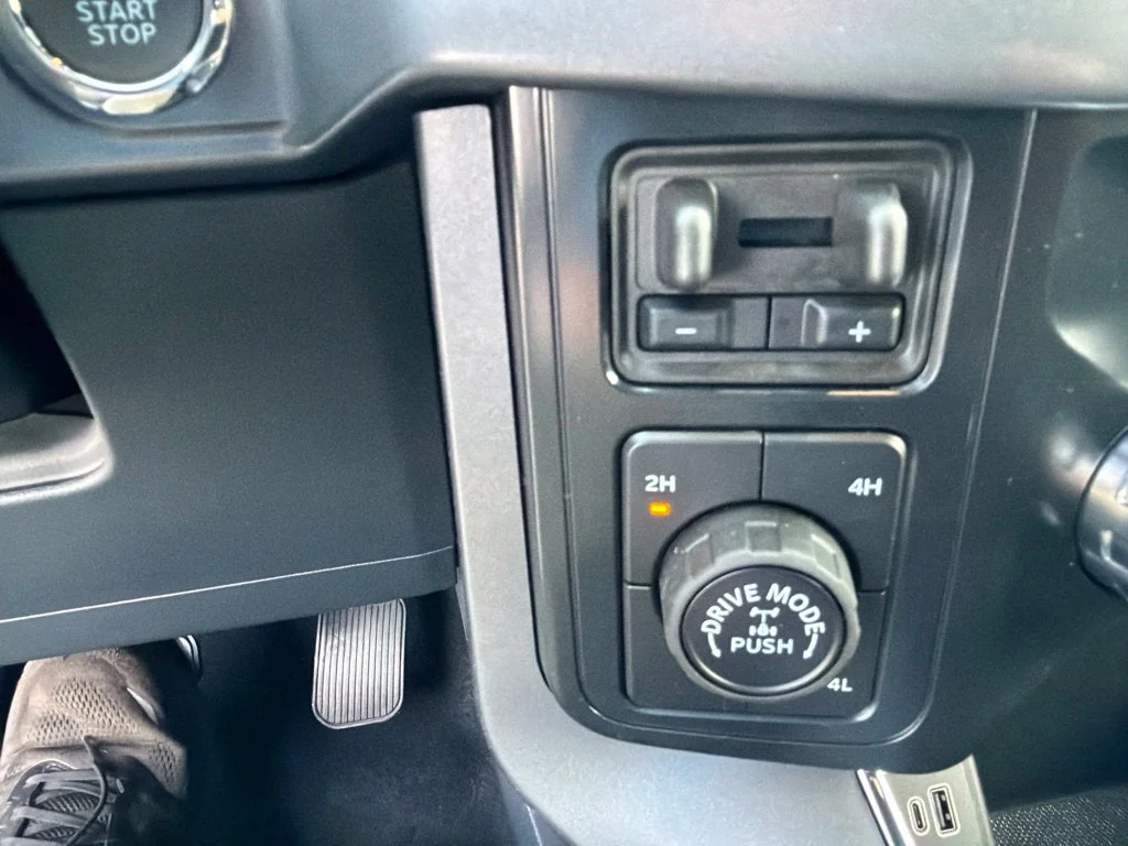 New 2026 Avalanche Ford XLT image 17