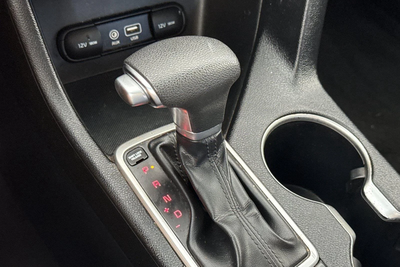Used 2019 Black Cherry Kia LX image 21