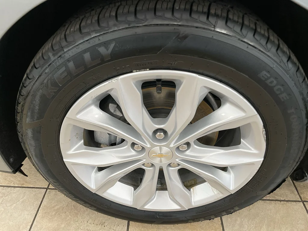 Used 2024 GRAY Chevrolet LT image 32