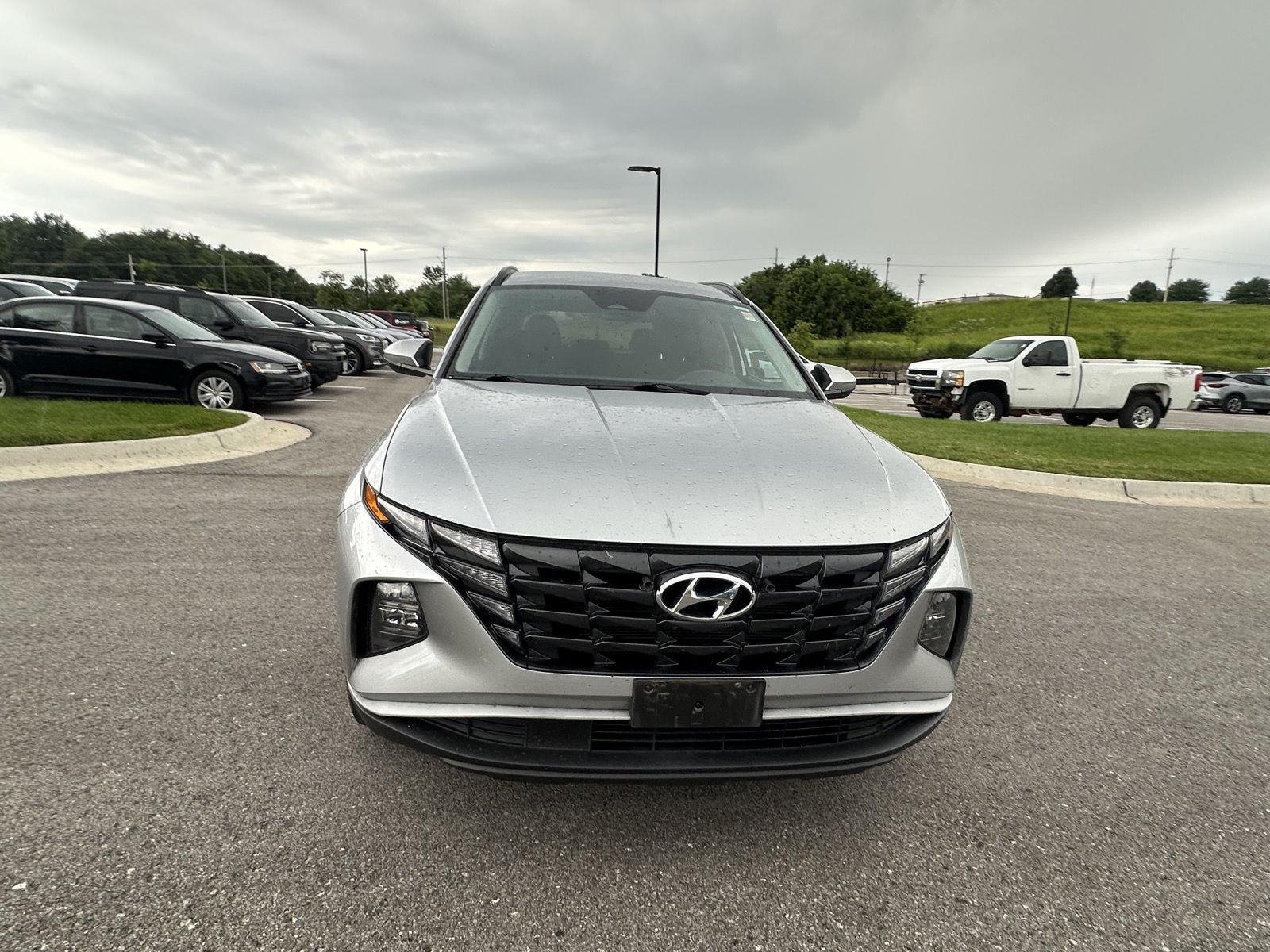 Used 2022 Shimmering Silver Hyundai SEL image 5