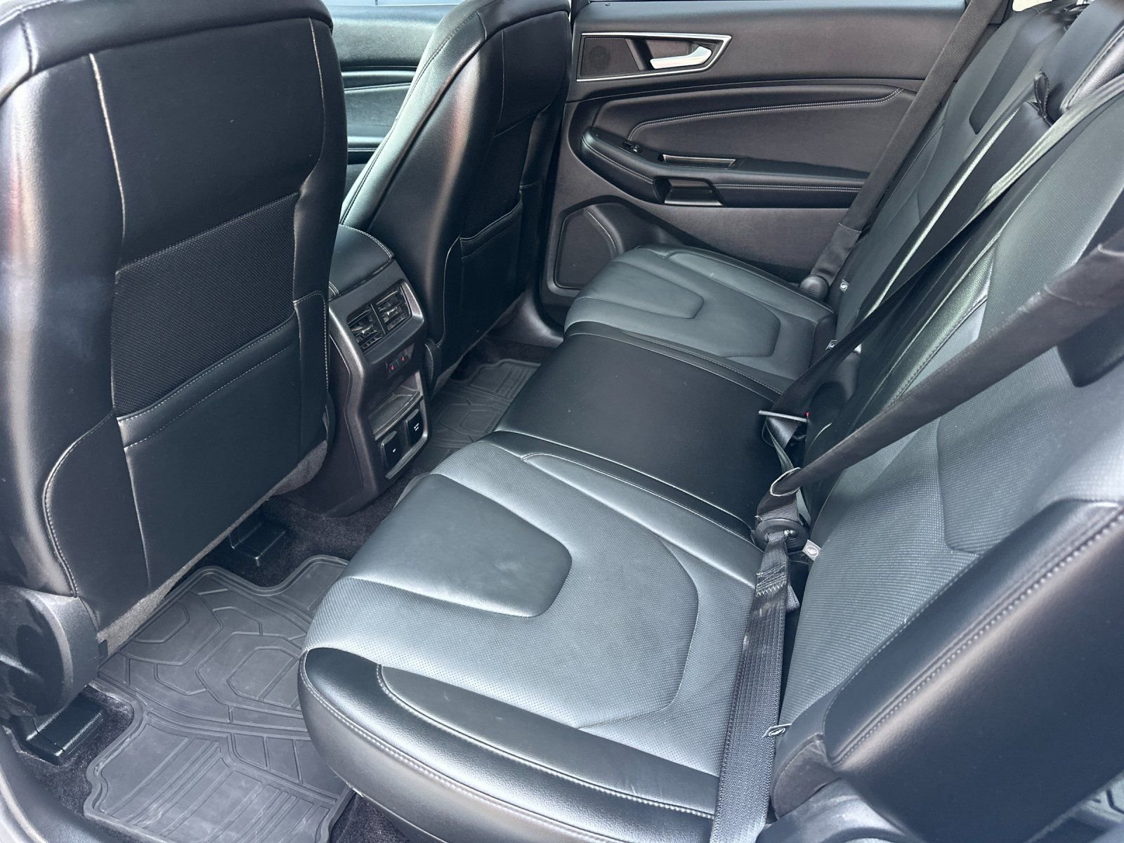 Used 2016 White Platinum Clearcoat Metallic Ford Titanium image 11