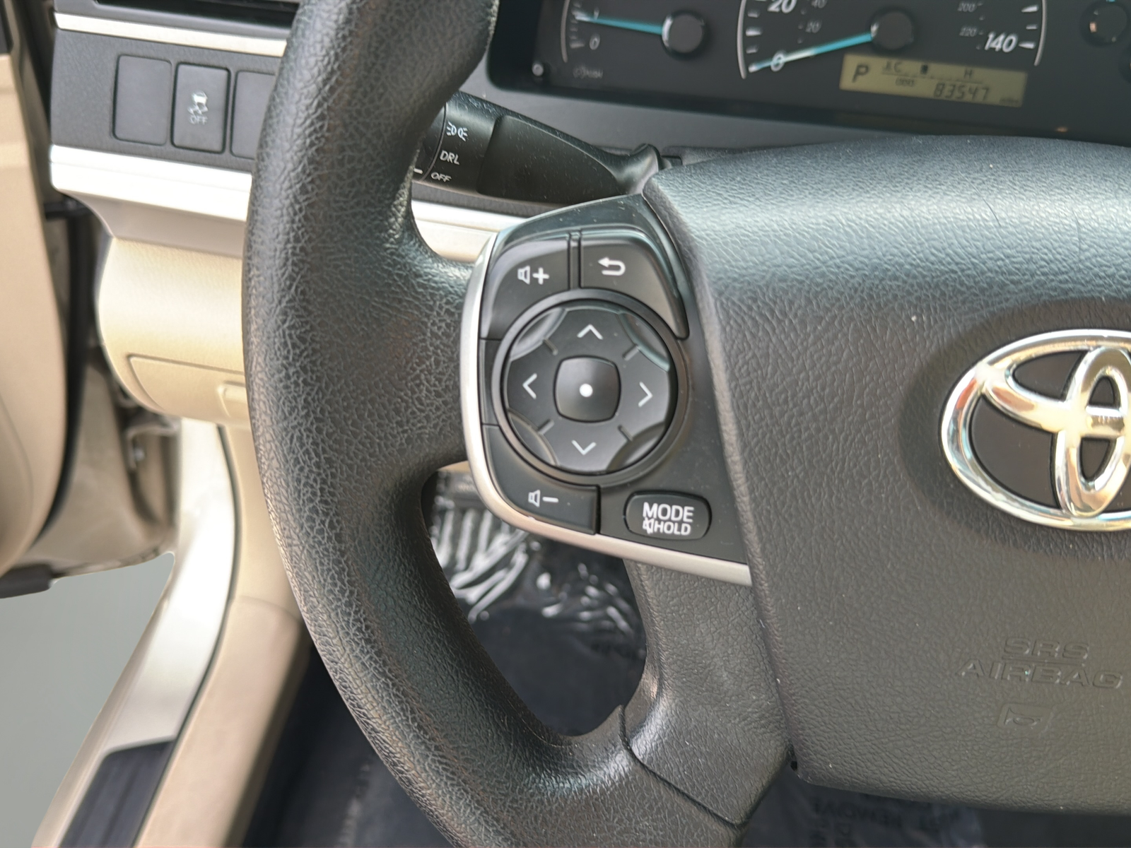 Used 2014 Creme Brulee Toyota L image 17