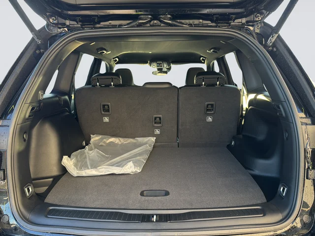 New 2026 Diamond Black Crystal Pearlcoat Jeep Altitude image 22