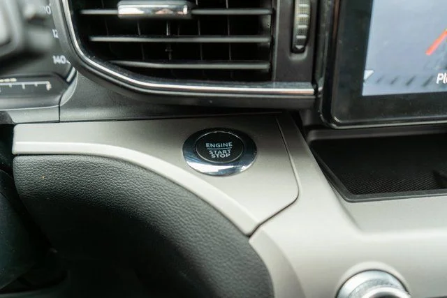 Used 2023 Silver Ford XLT image 26