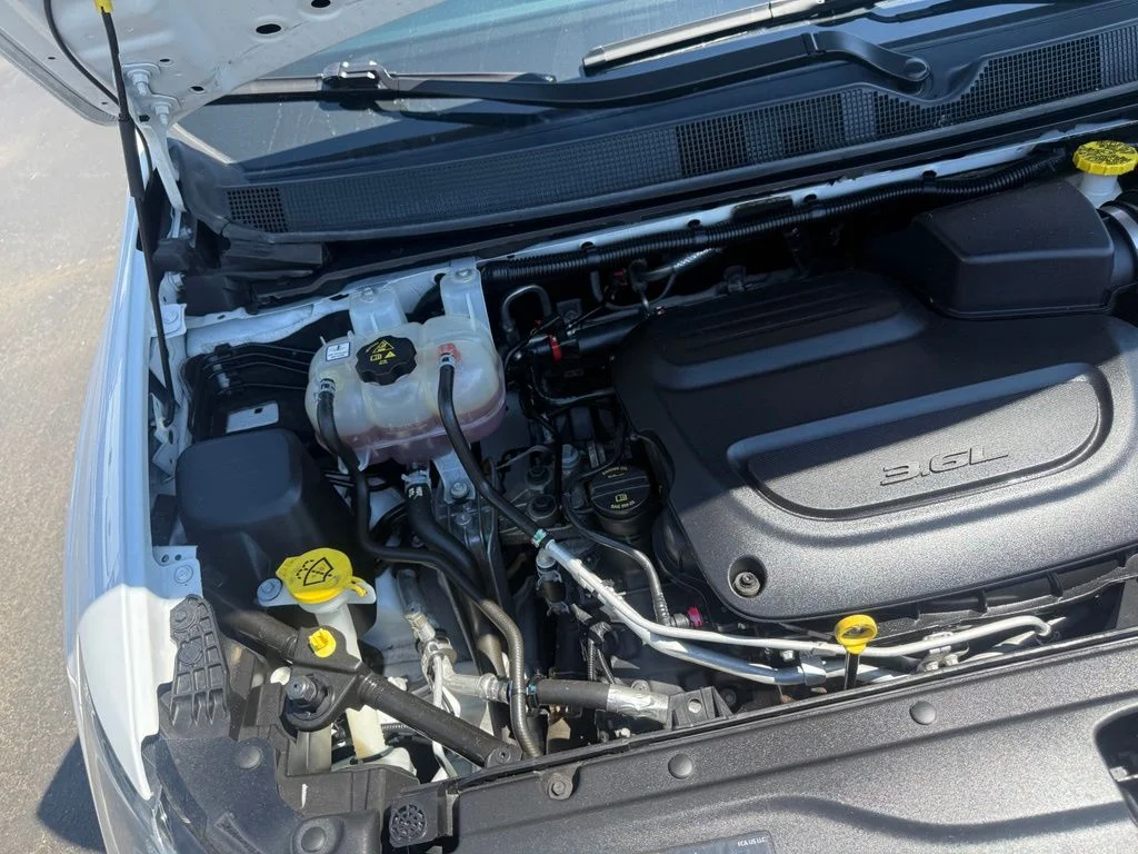 Used 2023 White Chrysler LX image 61