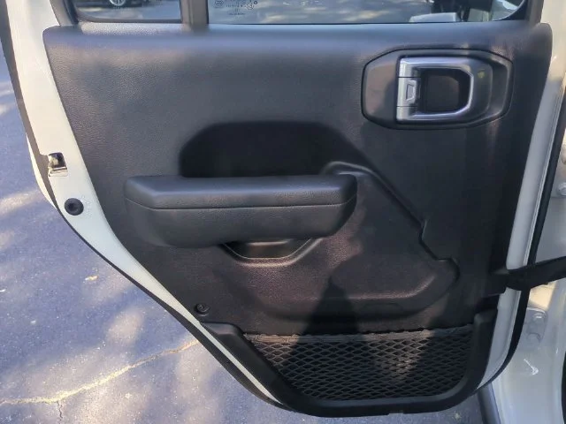 Used 2022 White Jeep Unlimited Rubicon 4xe image 26