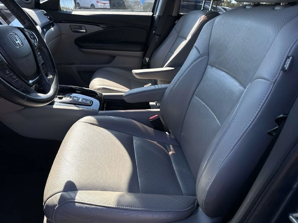 Used 2017 Blue Honda Elite image 23