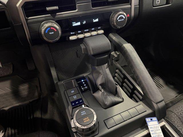 2025 Toyota 4Runner SR5 - Photo 18