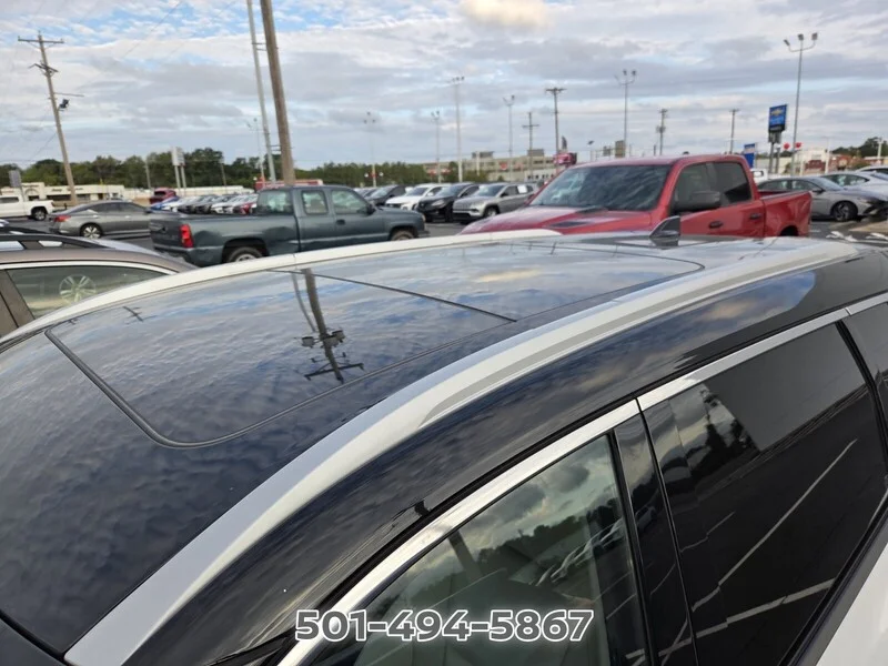 Used 2024 White Pearl NISSAN SL image 7