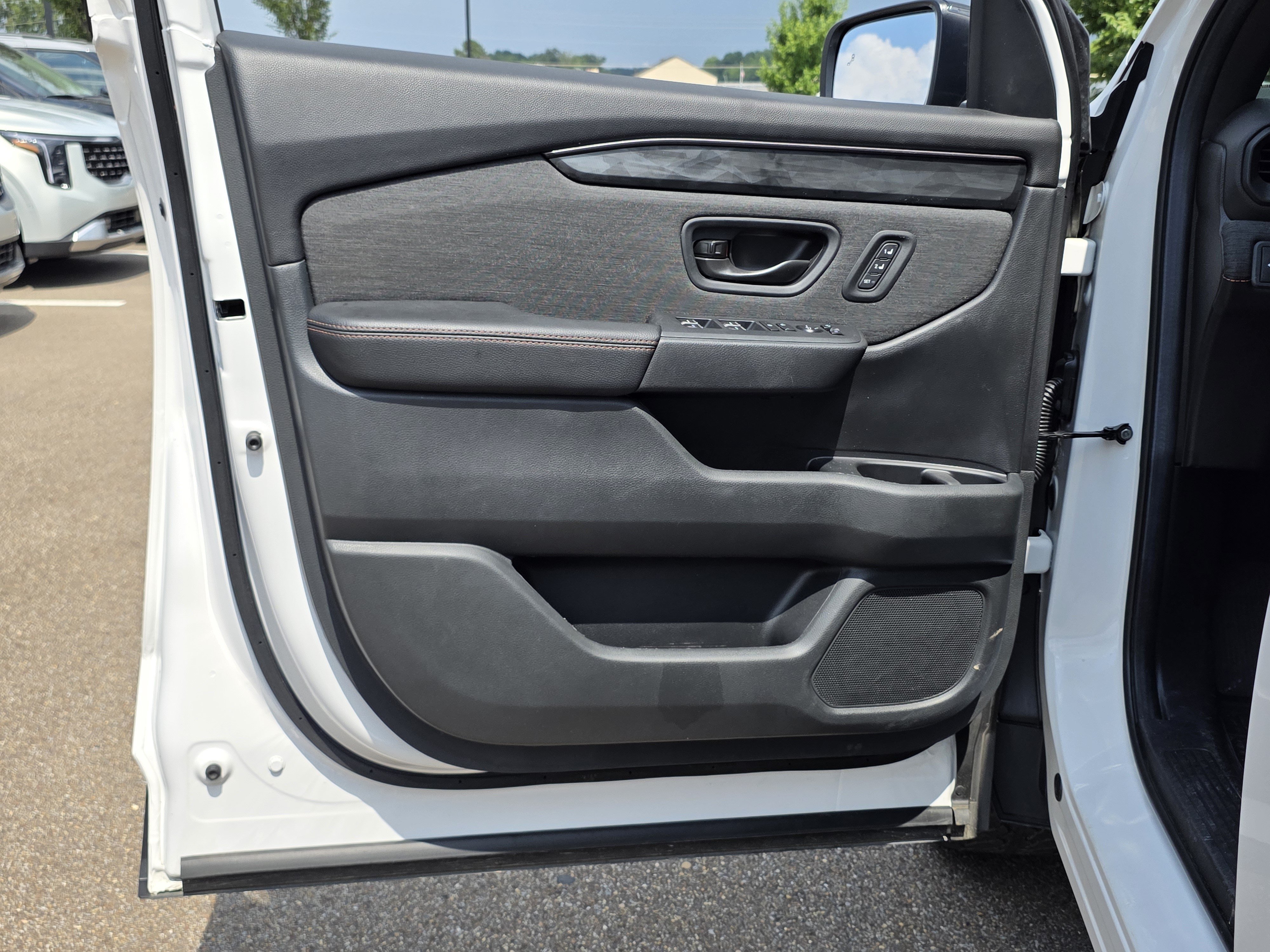 Used 2026 Platinum White Pearl Honda TrailSport image 14