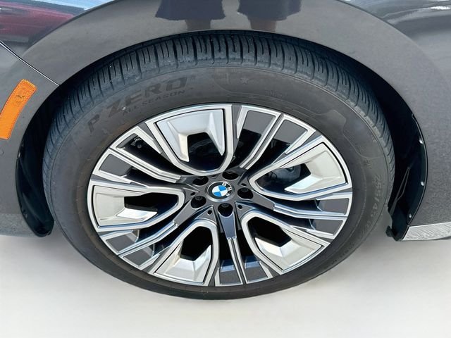 Certified Used 2024 Gray BMW xDrive60 image 34