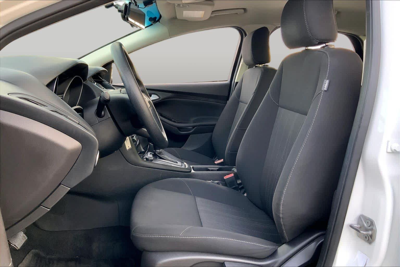 Used 2017 Oxford White Ford SE image 8