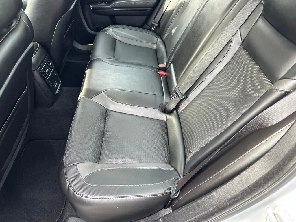 Used 2021 Triple Nickel Clearcoat Dodge SXT image 15
