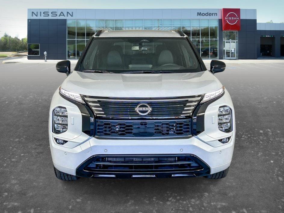 Used 2026 Alpine Frost Nissan Platinum image 6