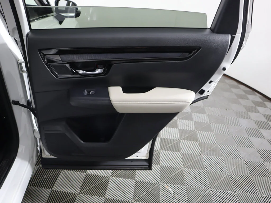 Used 2024 Platinum White Pearl Honda EX-L image 27