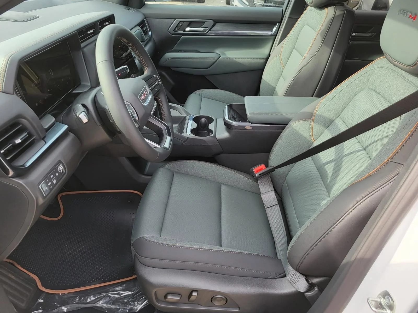 2026 GMC Terrain AT4 - Photo 7