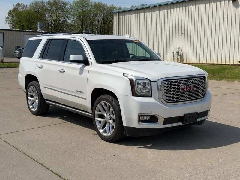 2017 GMC Yukon 4WD Denali's photo