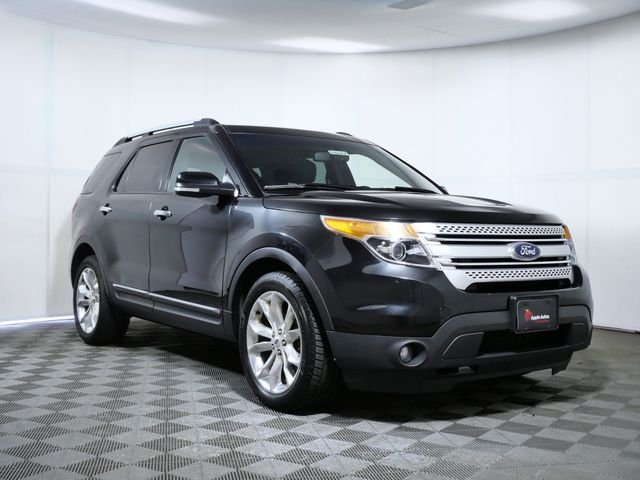 Used 2014 Black Ford XLT image 1
