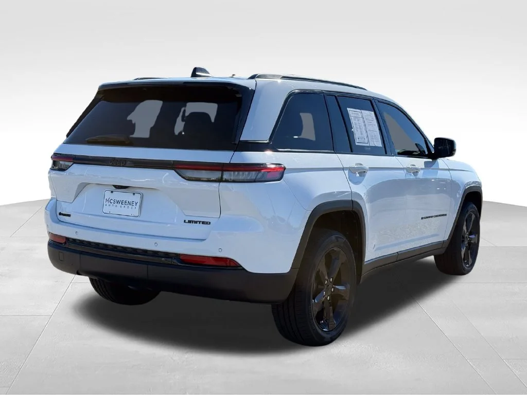 Used 2025 White Jeep Limited image 28