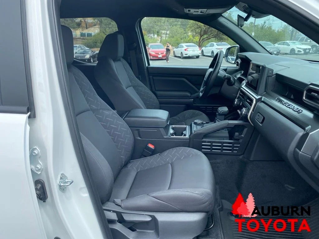 2026 Toyota Tacoma SR5 - Photo 12