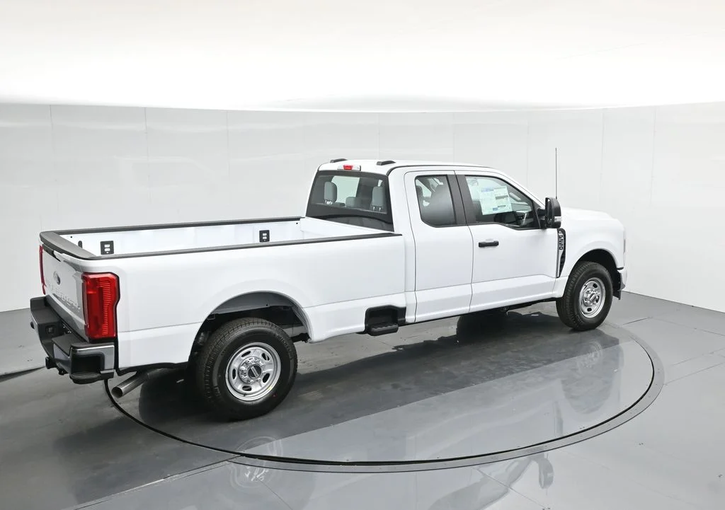 New 2026 Oxford White Ford XL image 42