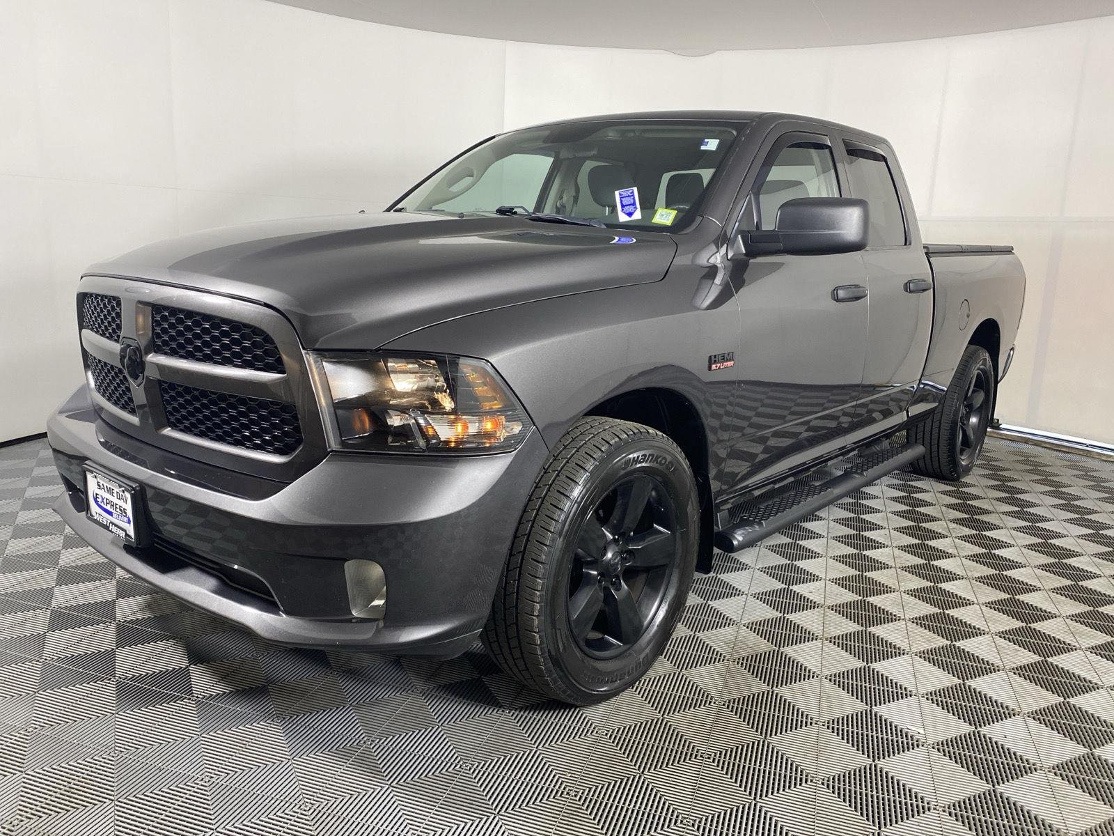 Used 2019 Granite Crystal Metallic Clearcoat Ram Express image 8
