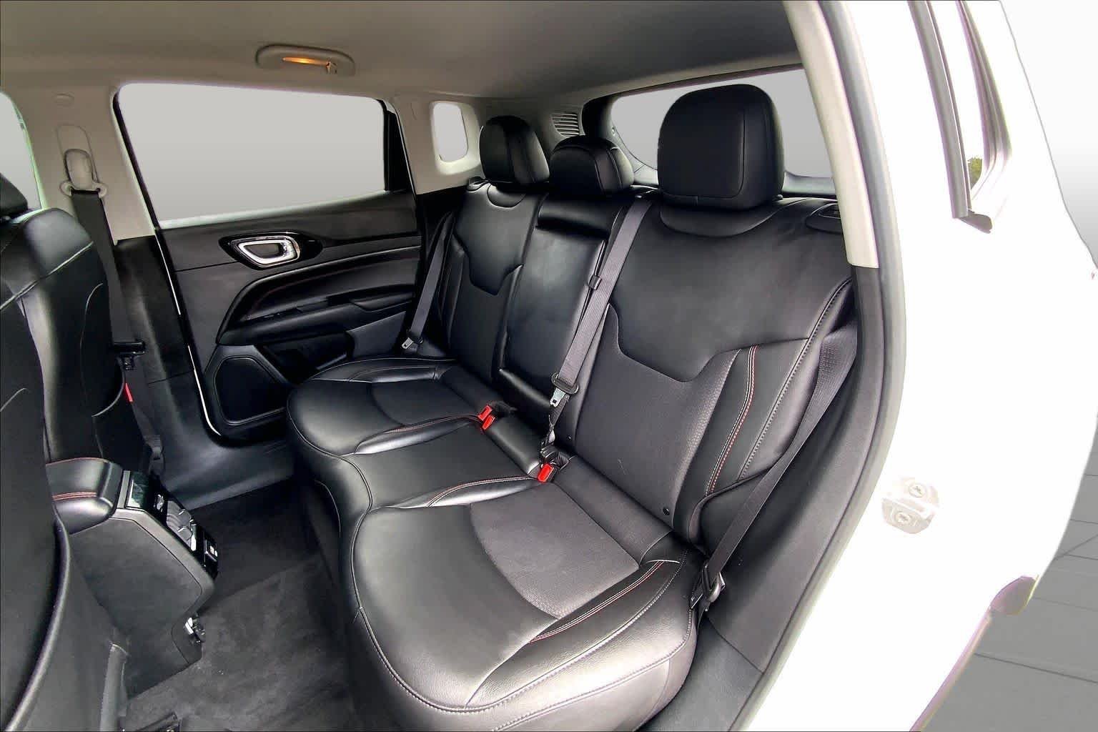 Used 2022 Bright White Clearcoat Jeep Trailhawk image 21