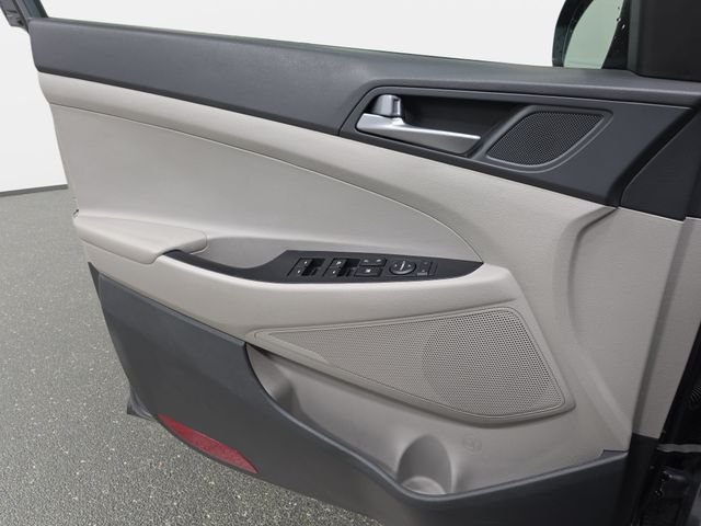 Used 2017 Coliseum Gray Hyundai Sport image 27
