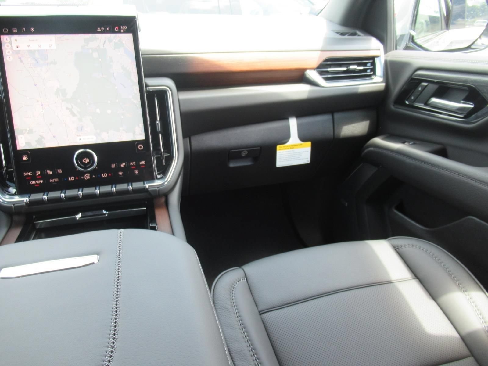 2026 GMC Yukon Denali - Photo 14