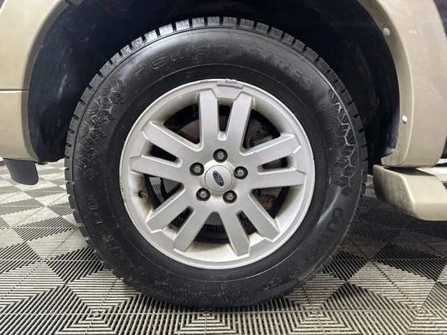 Used 2006 Gray Ford Eddie Bauer image 10