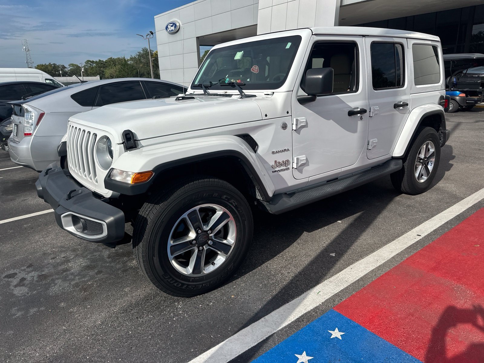 Used 2019 White Jeep Unlimited Sahara image 3