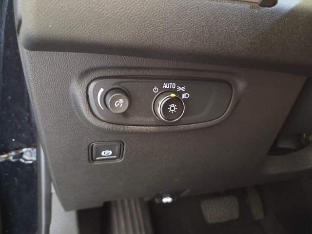 Used 2021 Black GMC SLE image 30